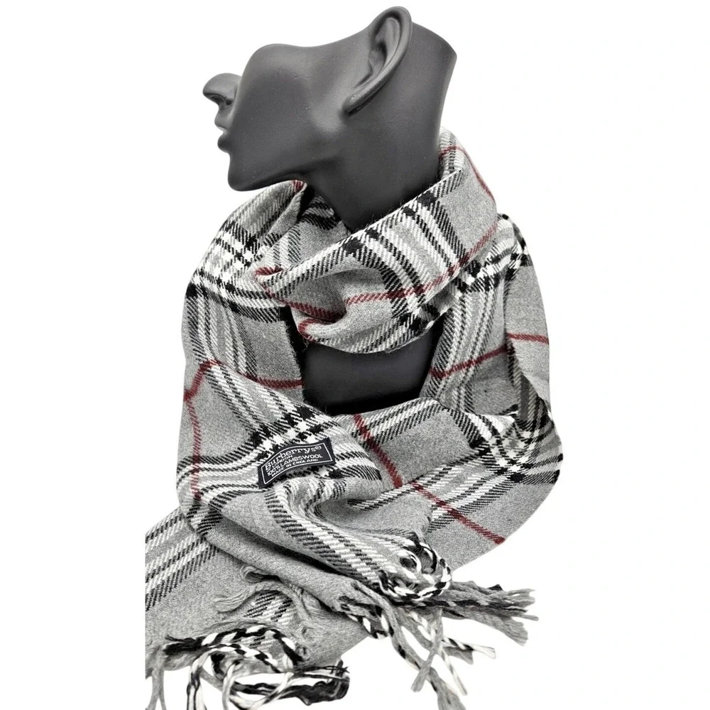 Vintage Burberrys of London Scarf 100% Lambswool Grey Nova Check Plaid Scotland‎